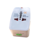 Адаптер універсальний на всі типи розеток ElectroHouse EH-AU16A 600Вт