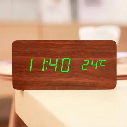 Часы VST-862S-6 зеленый, корпус коричневый, USB, температура, влажность