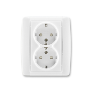 Розетка двойная с заземлением и заслонками