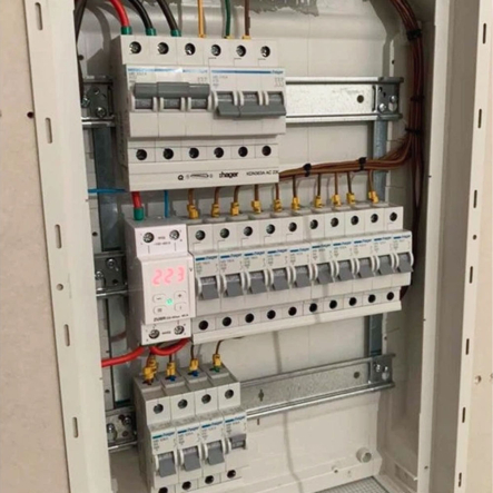 Реле напряжения ZUBR D2-32 red (2 модуля) с термозащитой