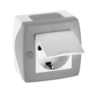 Розетка із заземленням з кришкою накладна Mono Electric, OCTANS, IP 20, сіра, 104-020007-118