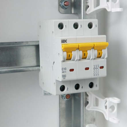 Автоматический выключатель IEK ВА47-60М, 3P, 10A, С, 6,0kА, MVA31-3-010-C