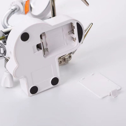 Держатель "Третья рука" с лупой MG16126-AC1, 4,5Х 11X; LED