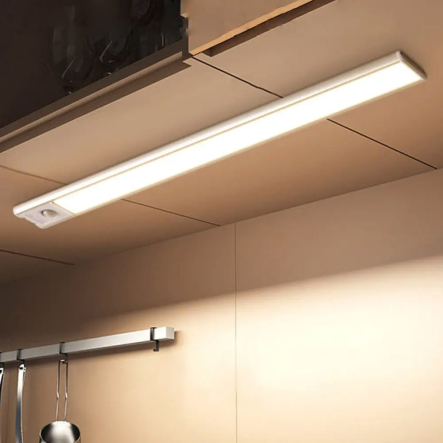 Светильник аккумуляторный 30см с датчиком движения от USB на магнитах HYSS 200