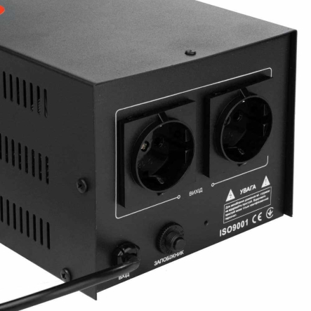 Стабилизатор напряжения Gemix GX-1001D, 700 Вт, релейный цифровой